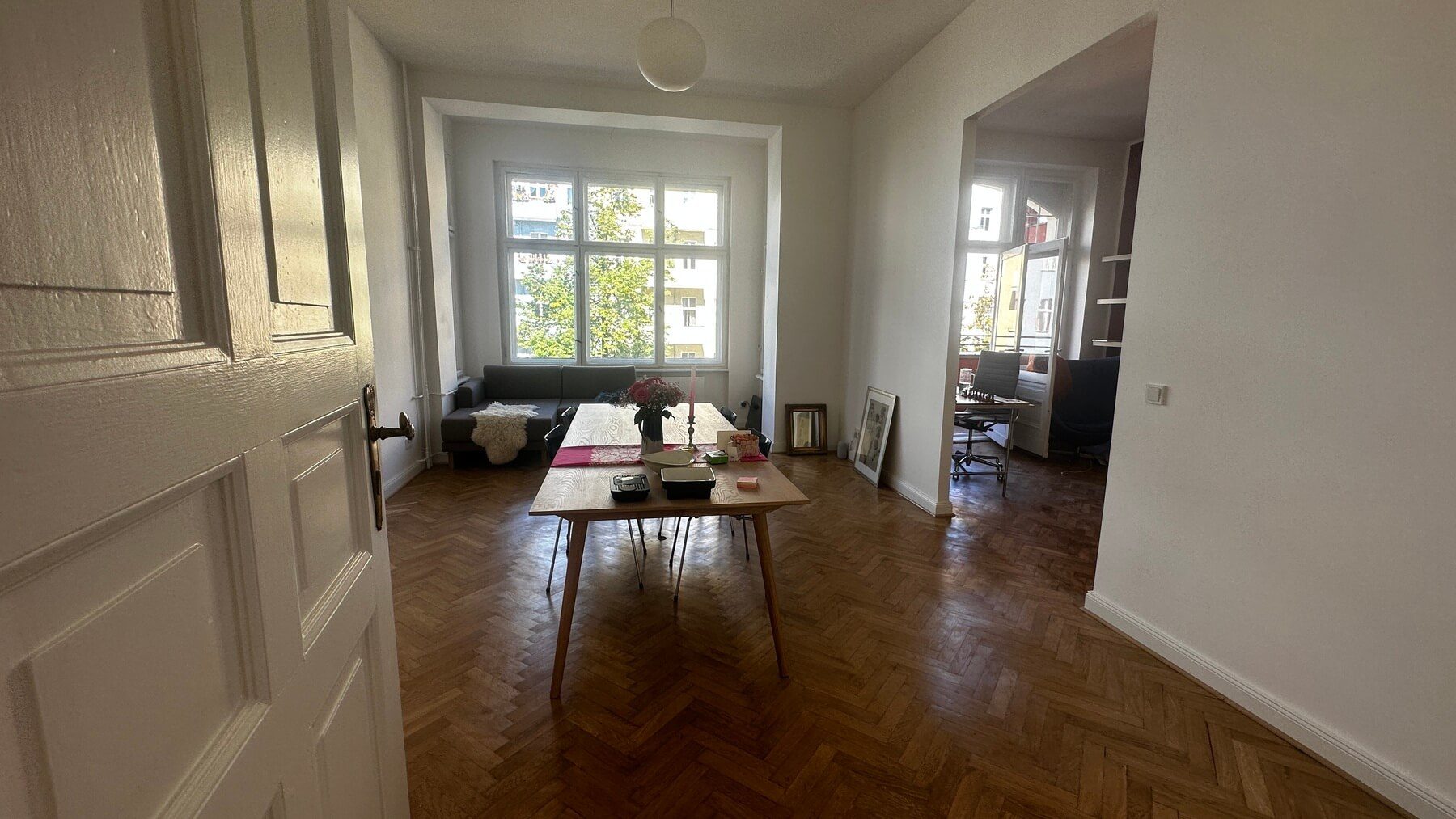 Sanierte Altbauwohnung mit aufgearbeiteten Details