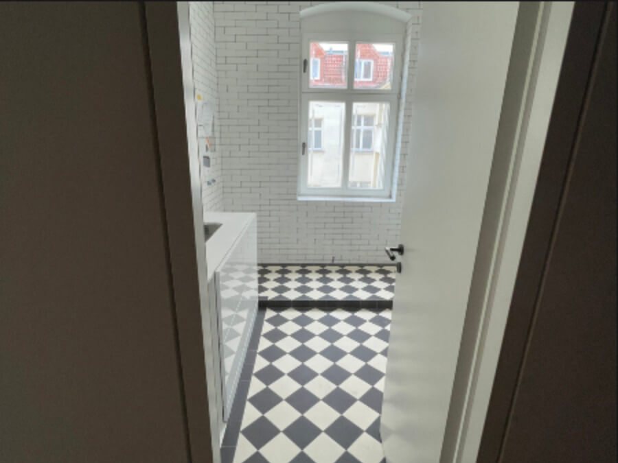 Neu gebautes Bad in einer sanierten Altbauwohnung